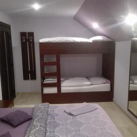 Casa De Vacanta Silvia Varmaga Bagian luar foto