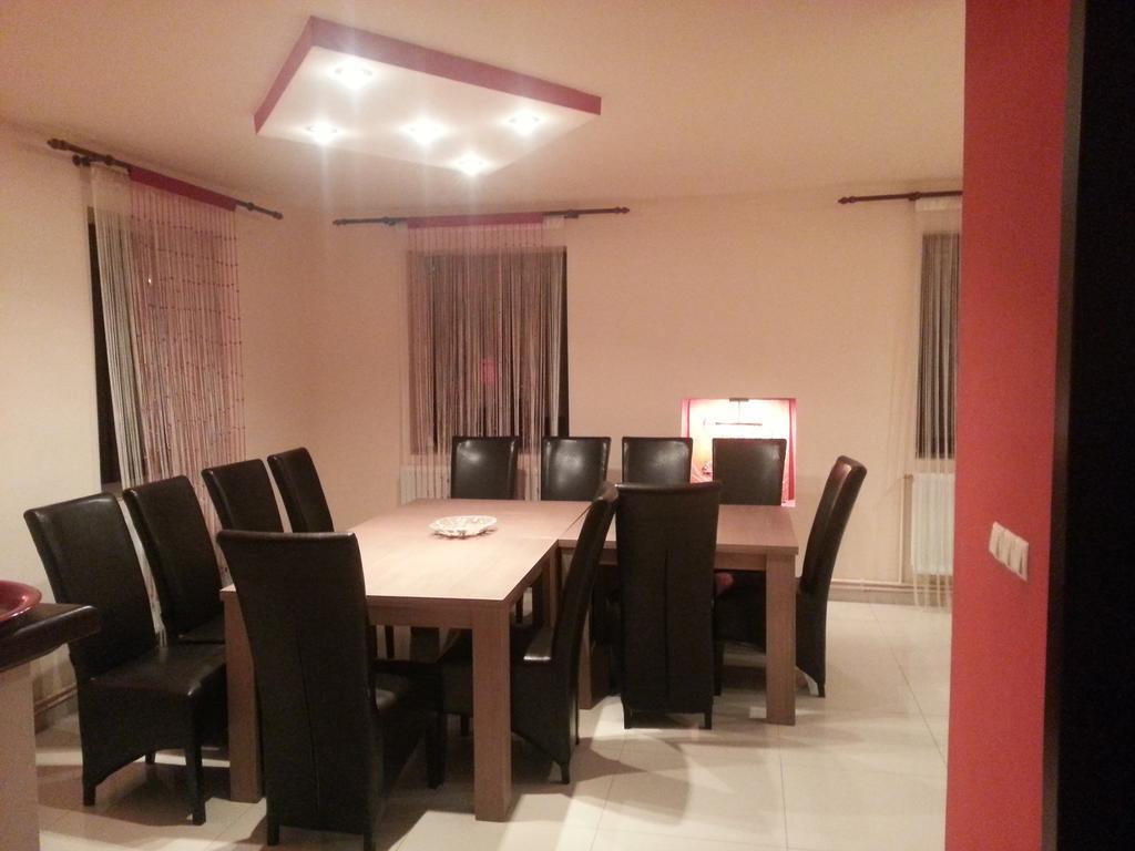 Casa De Vacanta Silvia Varmaga Bagian luar foto