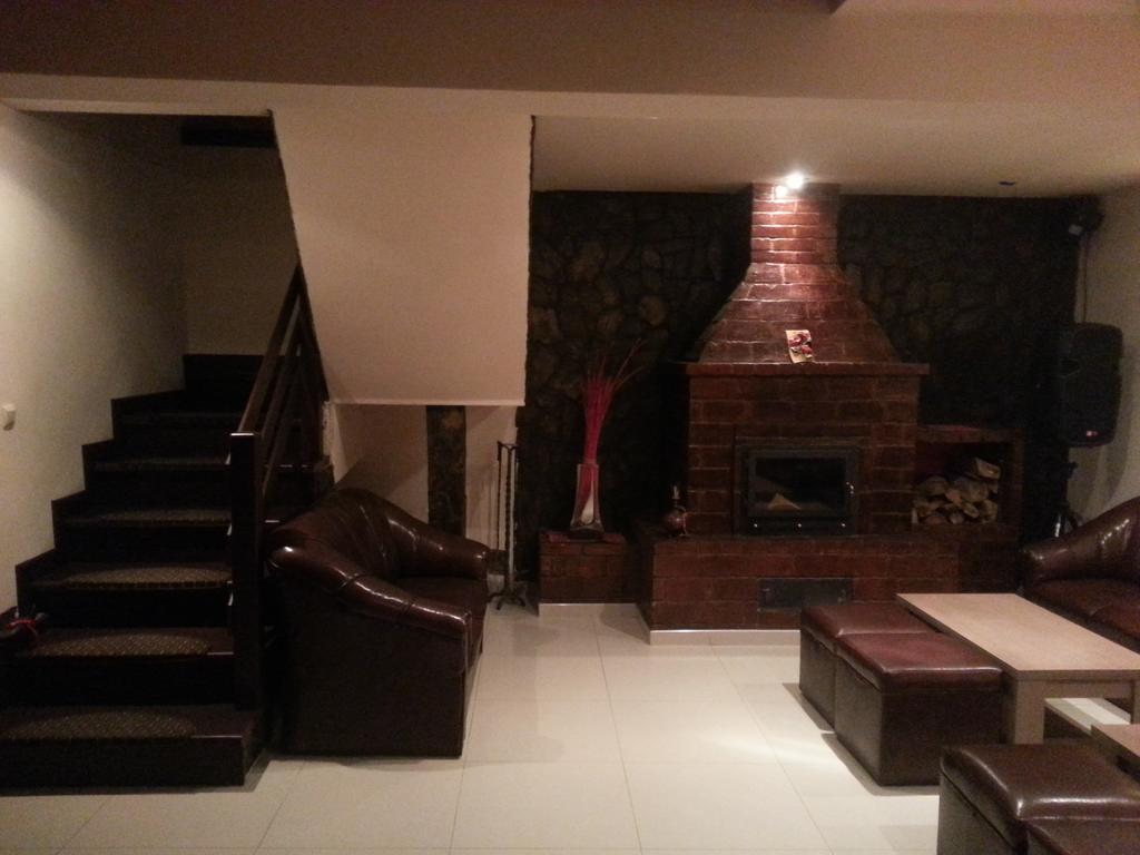 Casa De Vacanta Silvia Varmaga Bagian luar foto