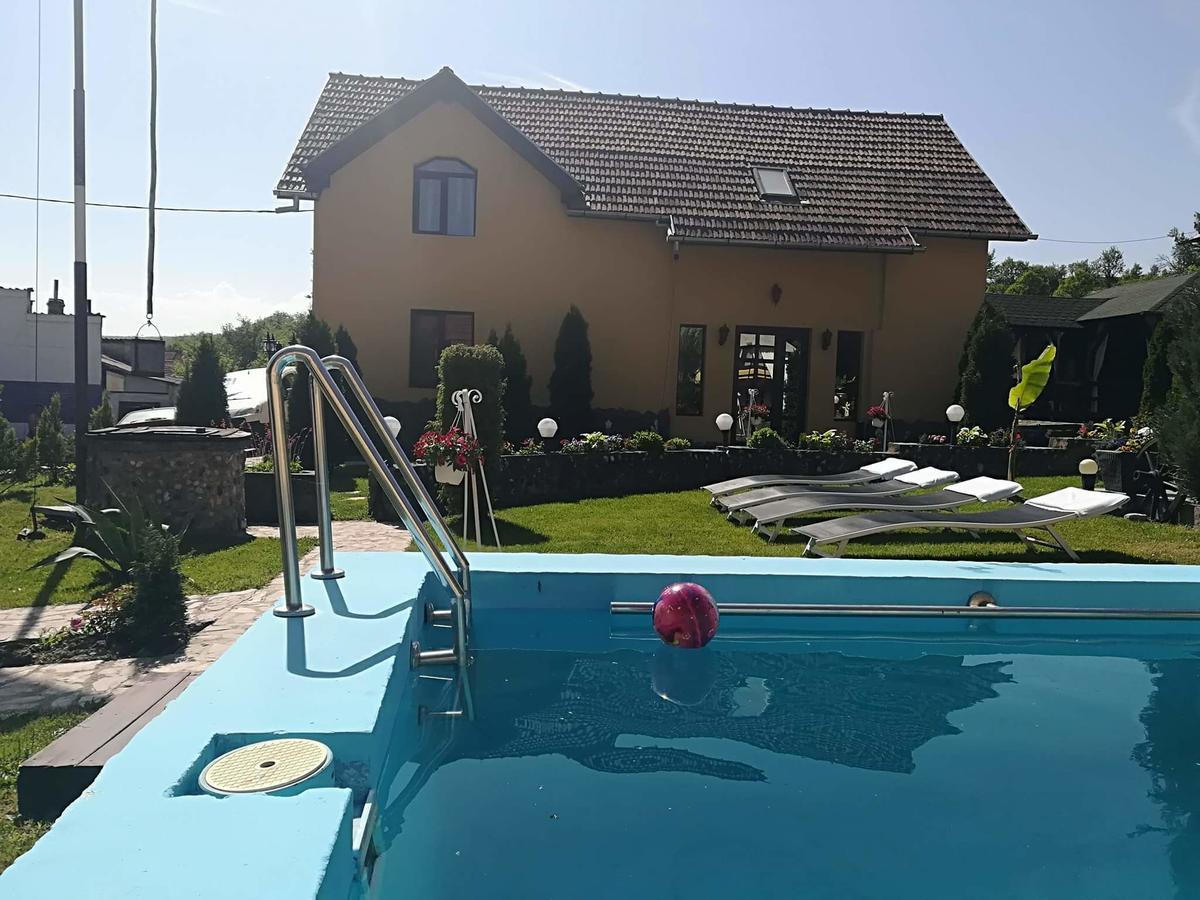Casa De Vacanta Silvia Varmaga Bagian luar foto