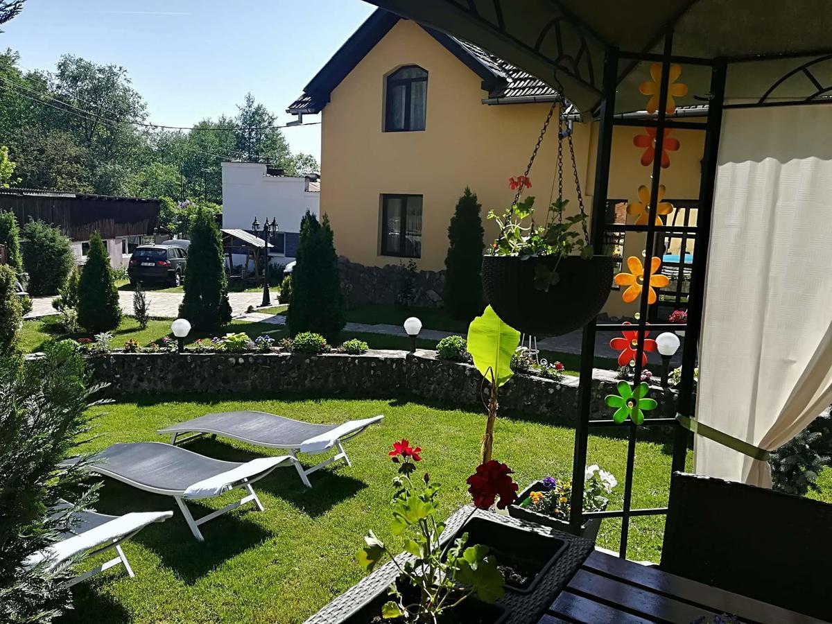 Casa De Vacanta Silvia Varmaga Bagian luar foto
