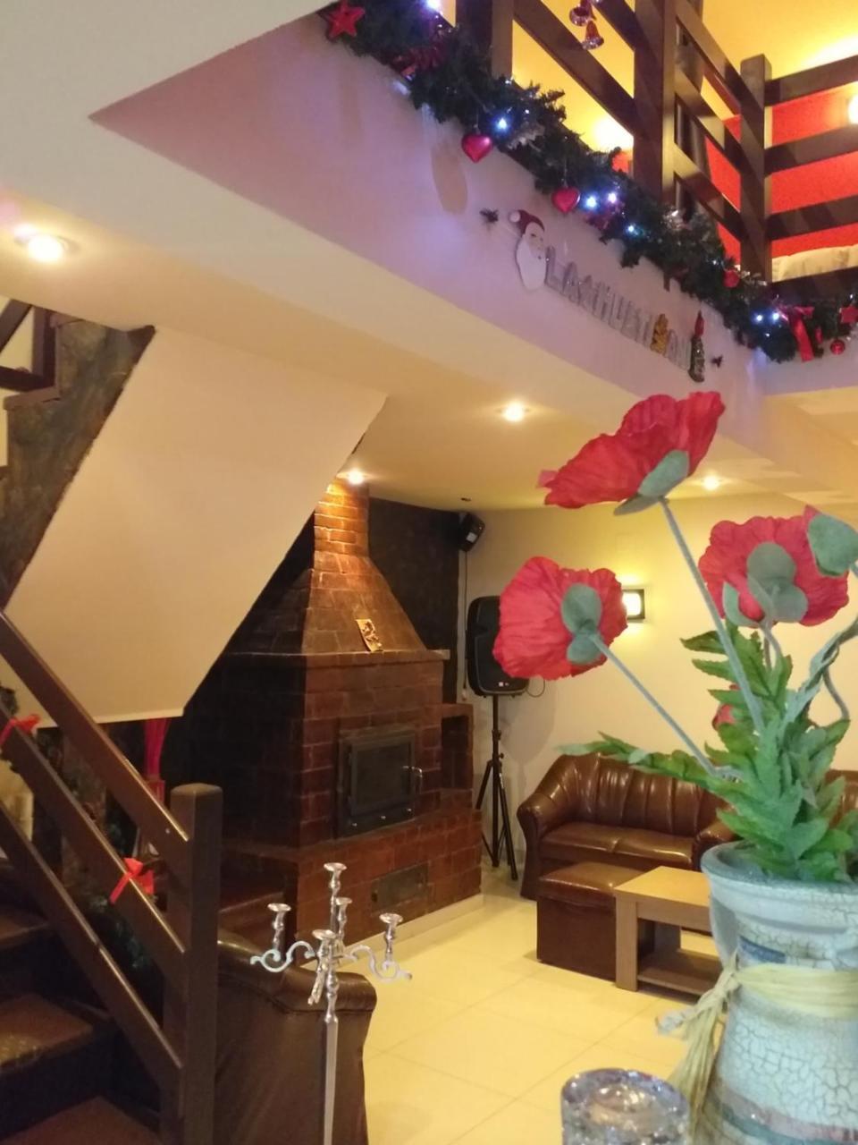 Casa De Vacanta Silvia Varmaga Bagian luar foto